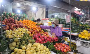 Rằm tháng Giêng: Hàng hóa đa dạng, giá ổn định