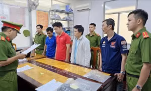 Bắt 4 nhân viên công ty giao hàng nhanh chiếm đoạt tiền, trộm cắp 