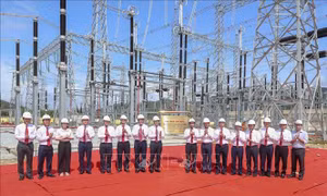 Gắn biển công trình Trạm biến áp 500kV Vĩnh Yên và đường dây đấu nối