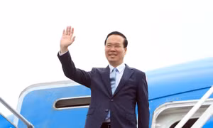 Chủ tịch nước Võ Văn Thưởng lên đường tham dự Lễ đăng quang của Nhà vua Anh Charles III