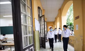 Thi tốt nghiệp THPT 2020: Lãnh đạo TP Hà Nội kiểm tra, động viên các thí sinh