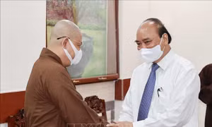 Chủ tịch nước Nguyễn Xuân Phúc tiếp các chức sắc tôn giáo huyện Hóc Môn