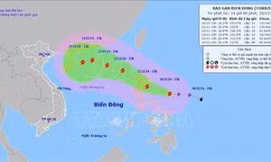 Bão Toraji gần Biển Đông, giật cấp 12