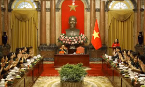 Phó Chủ tịch nước tiếp Đoàn đại biểu Hội Nữ chiến sỹ Trường Sơn - đường Hồ Chí Minh