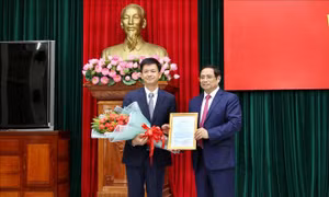 Công bố quyết định ông Lê Quang Tùng giữ chức Bí thư Tỉnh ủy Quảng Trị