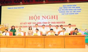 Năm cơ quan thông tấn, báo chí Trung ương và tỉnh Thái Nguyên ký kết hợp tác truyền thông