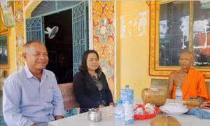 Người có uy tín trong đồng bào Khmer góp phần bảo vệ nền tảng tư tưởng của Đảng