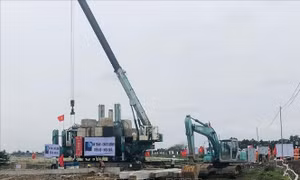 Kiểm tra thực tế tiến độ thi công Dự án đường dây 500kV mạch 3