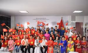 Kiều bào Đông Bắc Thái Lan xúc động nhớ về Đại thắng mùa Xuân 1975