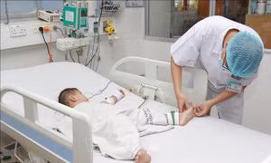 TP Hồ Chí Minh: Gia tăng bệnh nhi mắc tay chân miệng, nhiều ca bệnh nặng