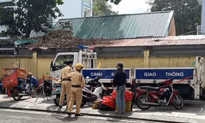 Mạnh tay xử phạt 'shipper' vi phạm luật giao thông