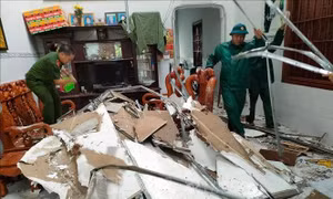 Mưa lớn kèm gió giật gây thiệt hại tại Cát Tiên, Lâm Đồng