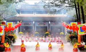 Tri ân công lao của các bậc tiền nhân đối với đất nước và dân tộc