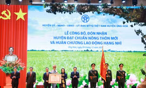 Huyện Ứng Hòa đạt chuẩn nông thôn mới và đón nhận Huân chương Lao động hạng Nhì