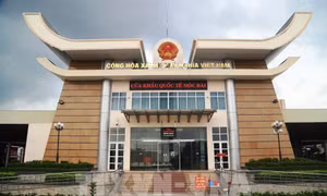 Trên 800 lao động tự do ở Campuchia trở về nước qua Cửa khẩu quốc tế Mộc Bài