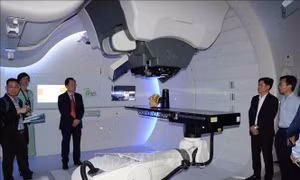 Tăng cường hợp tác trong lĩnh vực điều trị ung thư với các bệnh viện của Bỉ