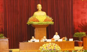 Hội nghị Trung ương 8: Thủ tướng điều hành phiên thảo luận về tình hình kinh tế- xã hội
