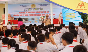 Tăng cường kỹ năng phòng tránh đuối nước cho trẻ em vùng sông nước