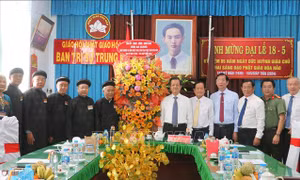 Thăm, chúc mừng Đại lễ kỷ niệm 85 năm Ngày khai sáng đạo Phật giáo Hòa Hảo