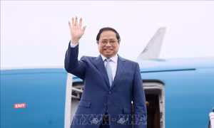 Thủ tướng lên đường dự Hội nghị thượng đỉnh Thương mại - Đầu tư Trung Quốc - ASEAN 