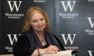 Vĩnh biệt nữ văn sĩ nổi tiếng Hilary Mantel