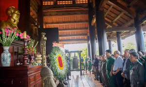 Viết tiếp lịch sử hào hùng, quyết giữ vẹn nguyên non nước