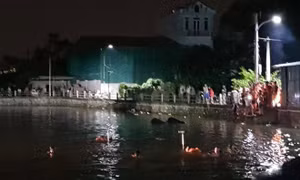 Lật thuyền đạp vịt làm hai cháu nhỏ tử vong