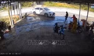 Bắt nhanh đối tượng cố ý lái ô tô tông vào người thân rồi bỏ trốn