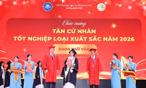 Trường Đại học Sư phạm Hà Nội trao bằng cử nhân tốt nghiệp năm 2026