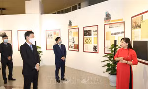  Trưởng ban Tuyên giáo Trung ương Võ Văn Thưởng dâng hoa kỷ niệm 150 năm Ngày sinh V.I.Lênin