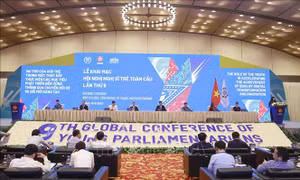 Ngày làm việc chính thức đầu tiên của Hội nghị Nghị sĩ trẻ toàn cầu lần thứ 9