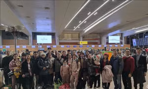 Đại sứ quán Việt Nam tại Nga đưa 23 đồng bào từ Ukraine về nước