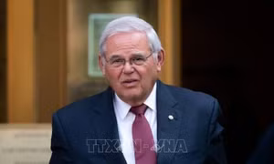 Thượng nghị sĩ Mỹ Bob Menendez từ chức