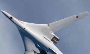 Hai máy bay ném bom Tu-160 lần đầu hạ cánh xuống vùng Viễn Đông Nga