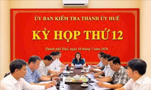 Kỷ luật Khiển trách nguyên Chánh Văn phòng Tỉnh ủy Thừa Thiên Huế