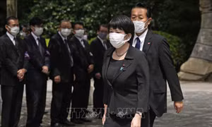 Hai Bộ trưởng Nhật Bản tới viếng đền Yasukuni