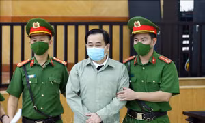 Xét xử Phan Văn Anh Vũ trong vụ đưa hối lộ 5 tỷ đồng