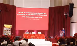 Chùm ảnh Tổng Bí thư, Chủ tịch nước Tô Lâm gặp gỡ cộng đồng người Việt Nam tại Thái Lan