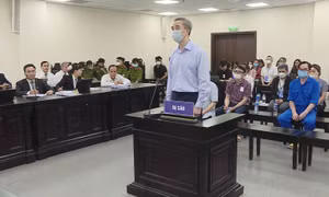Nguyên Giám đốc Bệnh viện Tim Hà Nội Nguyễn Quang Tuấn bị phạt 3 năm tù