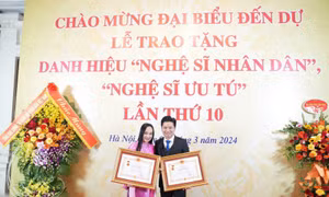 Niềm vui và tự hào của những gia đình nghệ sỹ khi được nhận danh hiệu cao quý