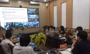 Chuyên gia đầu ngành bàn phương án điều trị các ca bệnh COVID-19 nặng
