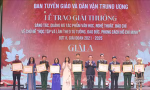 Trao giải sáng tác về 'Học tập và làm theo tư tưởng, đạo đức, phong cách Hồ Chí Minh' 