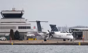 Phát hiện gói hàng nghi chứa chất nổ gần sân bay Billy Bishop, Canada