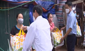 Hà Nội: Quận Hà Đông với phong trào 'Vì công nhân mắc kẹt' do giãn cách xã hội