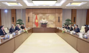 Chủ tịch Quốc hội Vương Đình Huệ tiếp Đoàn Nghị sĩ Hoa Kỳ