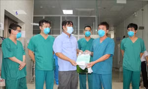 TP Hồ Chí Minh: Chiến sỹ công an mắc COVID-19 nặng đã được xuất viện