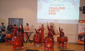 Tôn vinh tri thức, văn hóa và tinh thần cộng đồng người Việt tại Australia