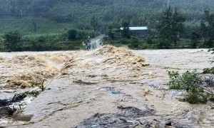 Ứng phó với mưa lớn kéo dài ở Trung bộ