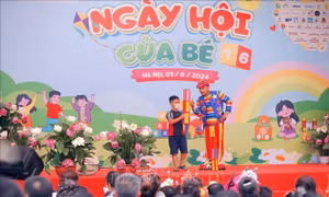 'Ngày hội của bé' chia sẻ đến bệnh nhi những món quà yêu thương nhân dịp 1/6