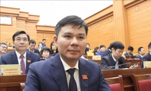 Ông Nguyễn Lê Huy được bầu giữ chức Phó Chủ tịch UBND tỉnh Hưng Yên